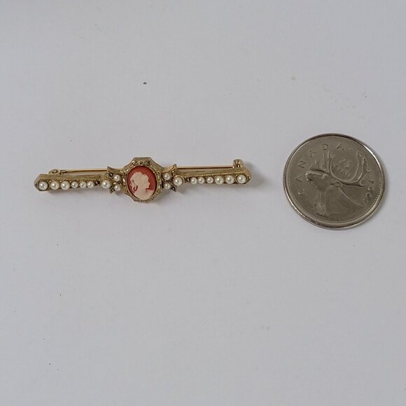 1928 Company Faux Cameo and Pearl Bar Brooch - Picture 7 of 9